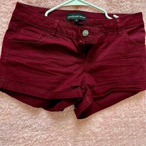 🍷 Ambiance Apparel Burgundy Cuffed Shorts – Size M